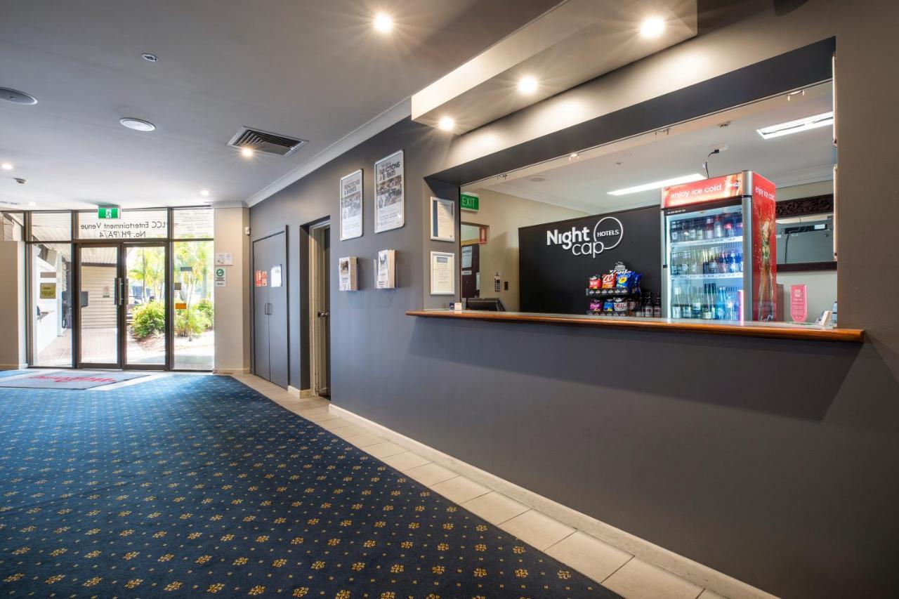 Nightcap At Hotel Springwood