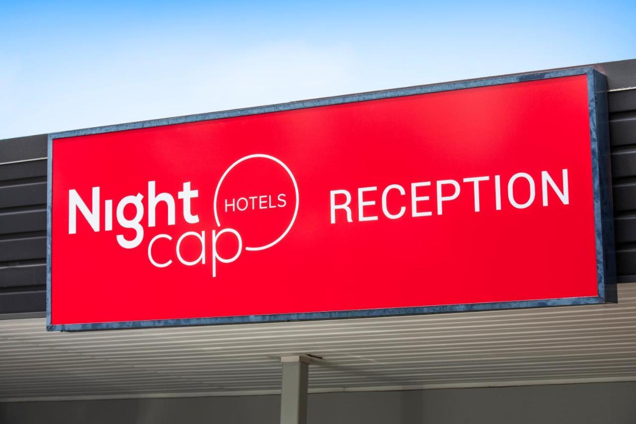 Nightcap At Hotel Springwood